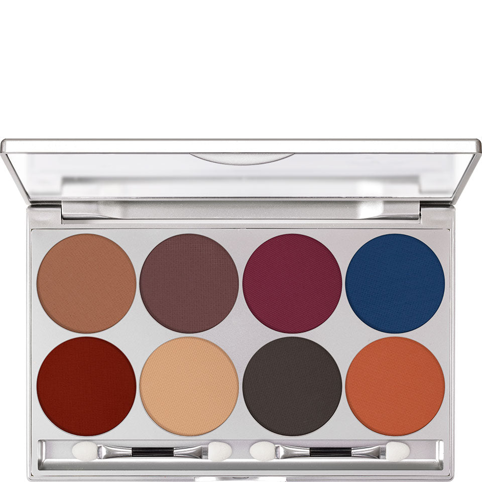 Sombra mate prensada de textura suave y pigmentos micronizados.
Permite un acabado translúcido o un color intenso y definido.
Alta durabilidad para aplicaciones profesionales en los párpados.