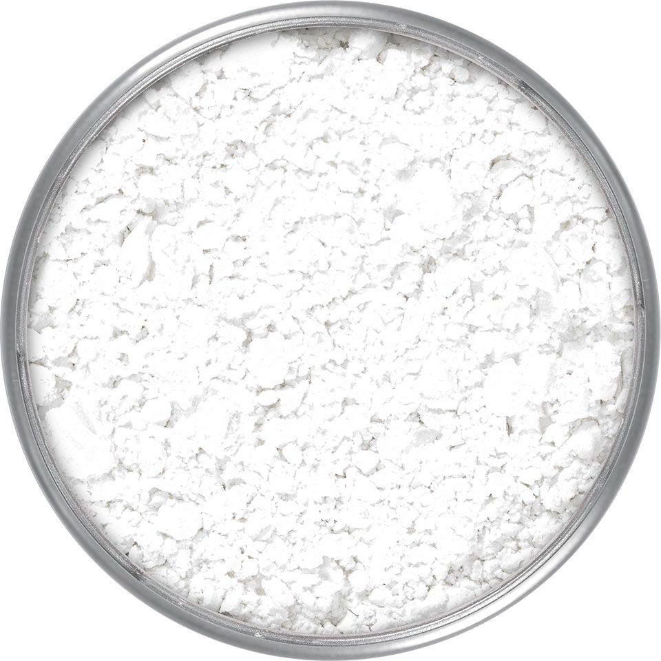 Polvo fijador profesional ideal para bases líquidas o cremosas de cobertura total. Formulado con almidón de arroz modificado, que garantiza una absorción óptima y un acabado mate duradero. Aumenta la durabilidad del maquillaje y controla el brillo, incluso en pieles con tendencia grasa. Disponible en versión translúcida o pigmentada, para equilibrar tonos cálidos o fríos.